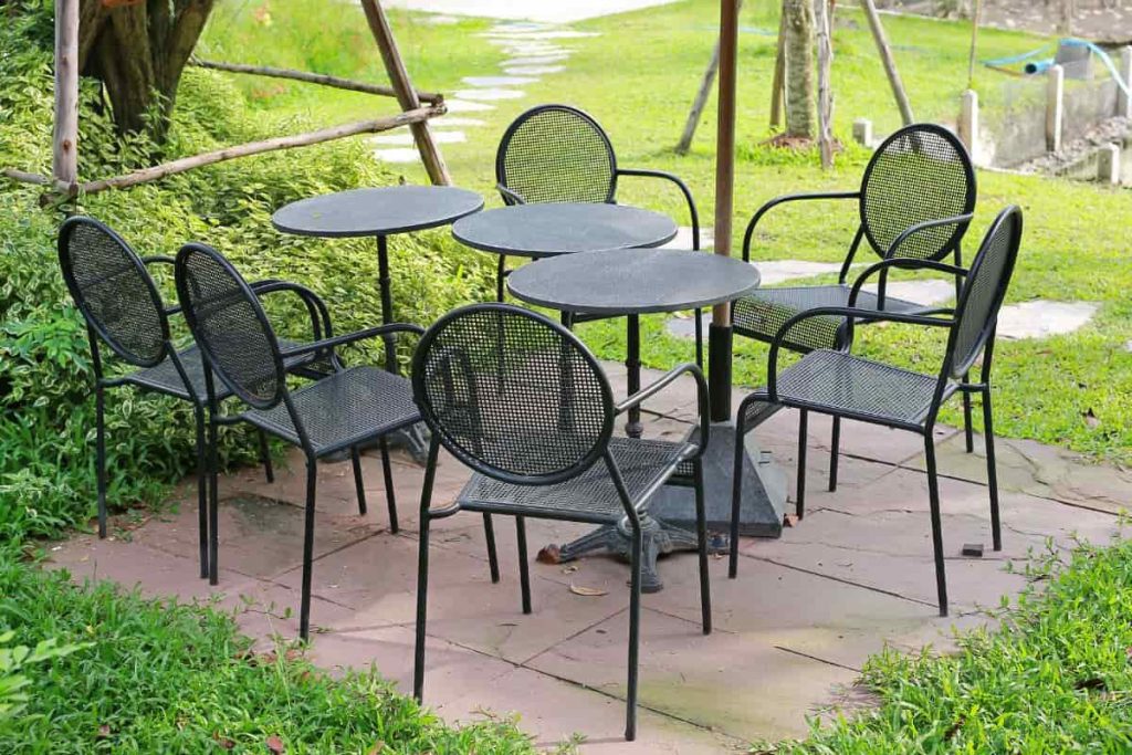 aluminium or stainless steel for outdoor use
