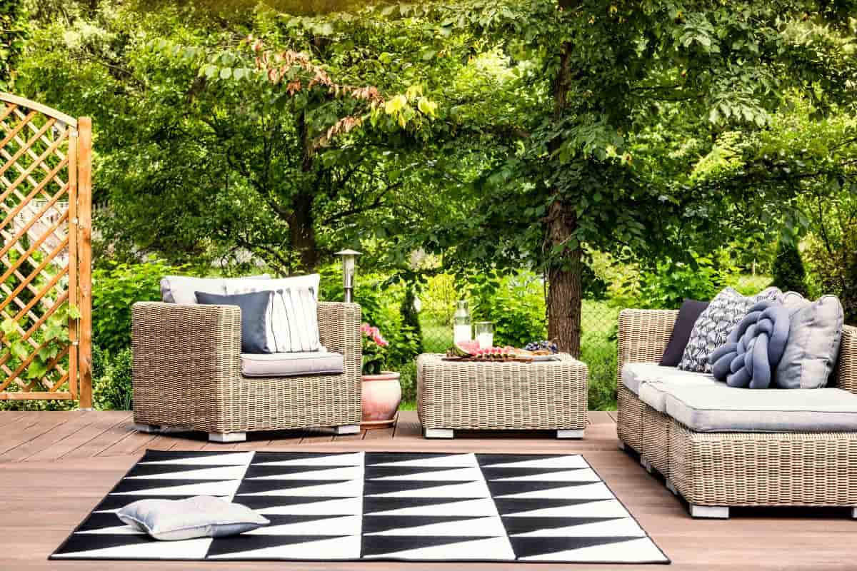 combinar muebles claros y oscuros
